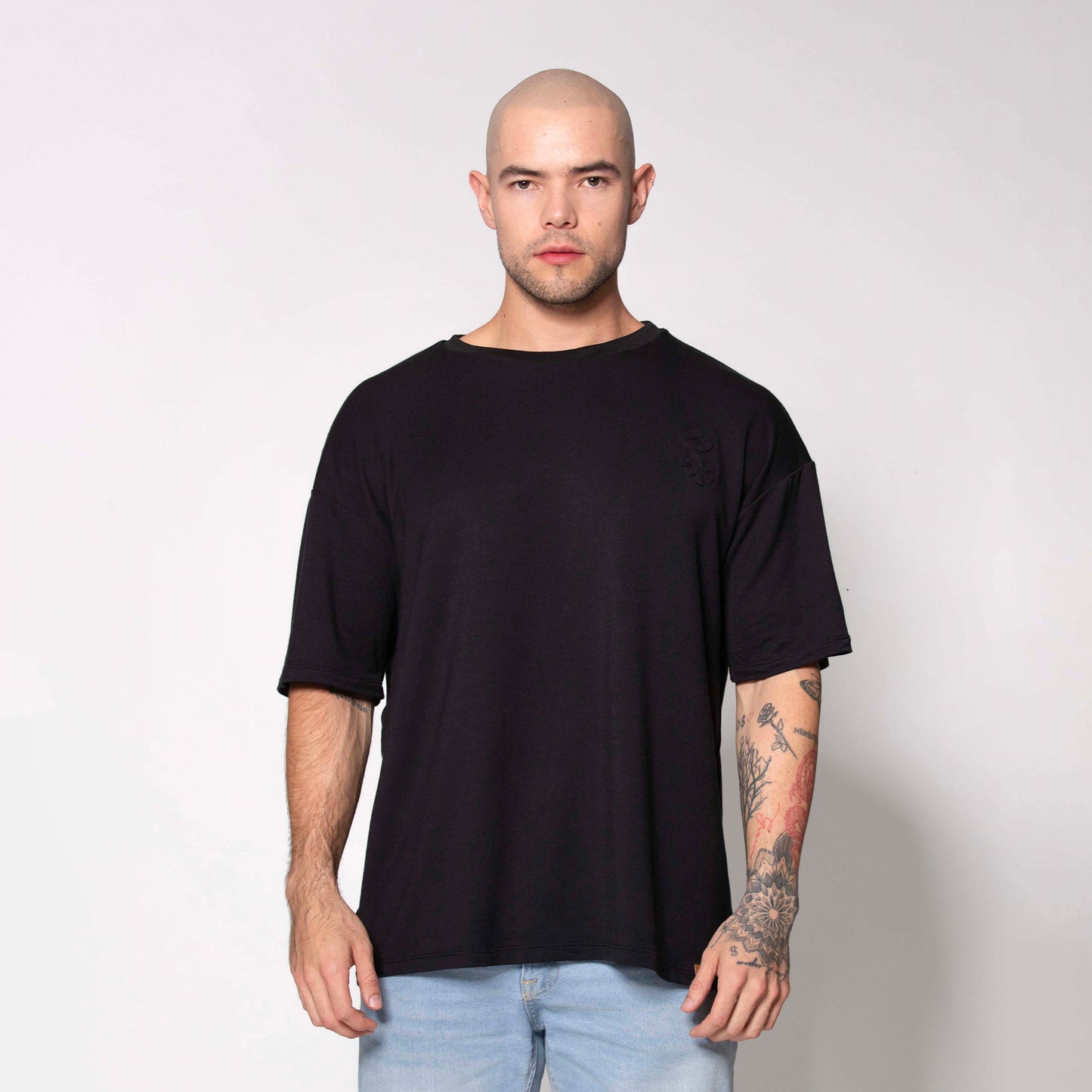 CAMISETA APRIETAS BRAND NEGRA