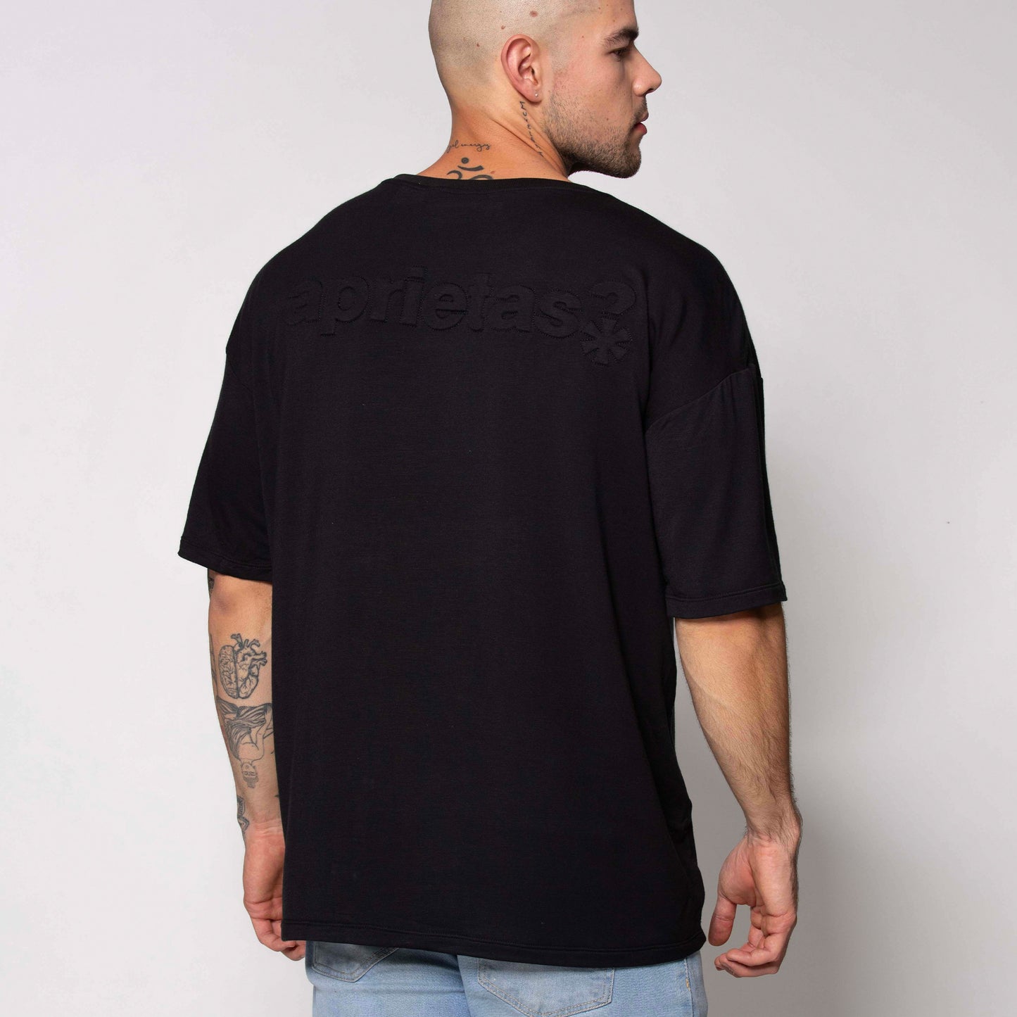 CAMISETA APRIETAS BRAND NEGRA