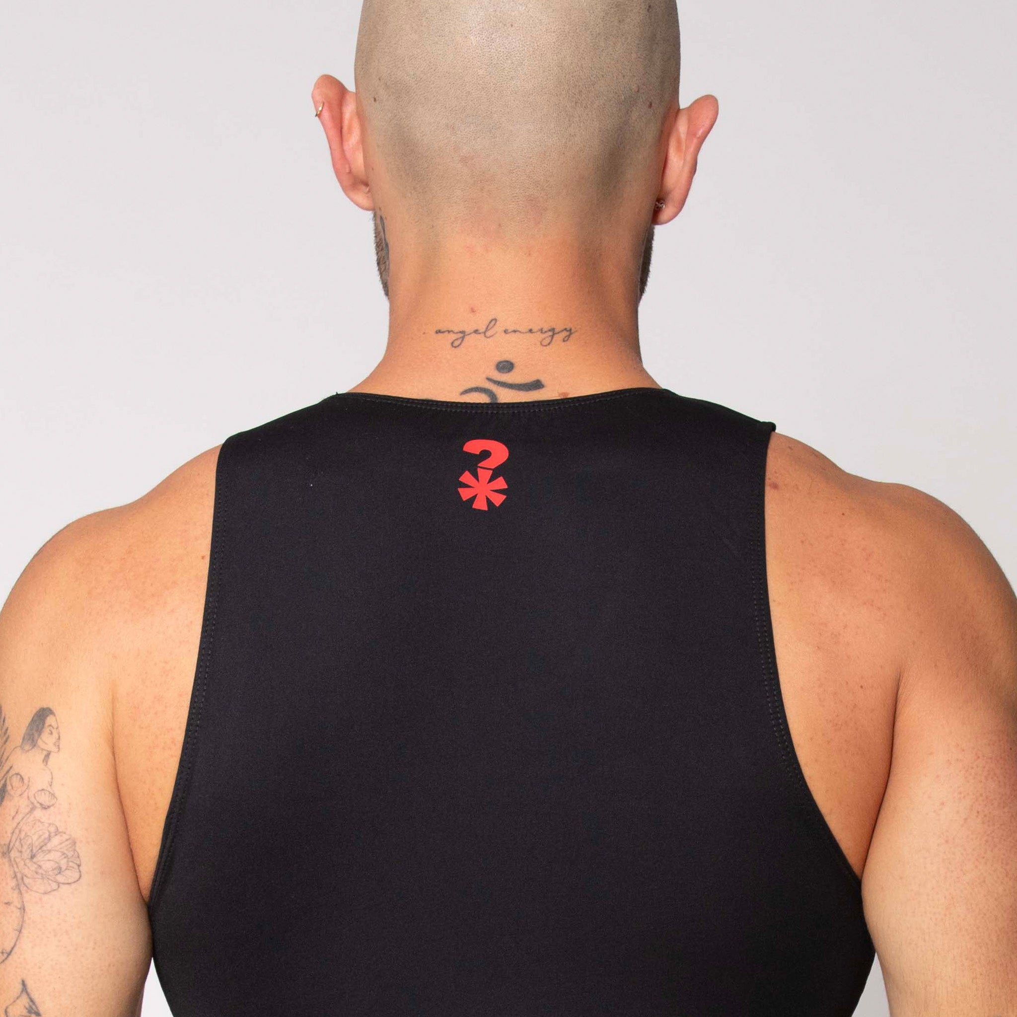 LUCHADOR NEGRO FRANJA ROJA-BLANCA