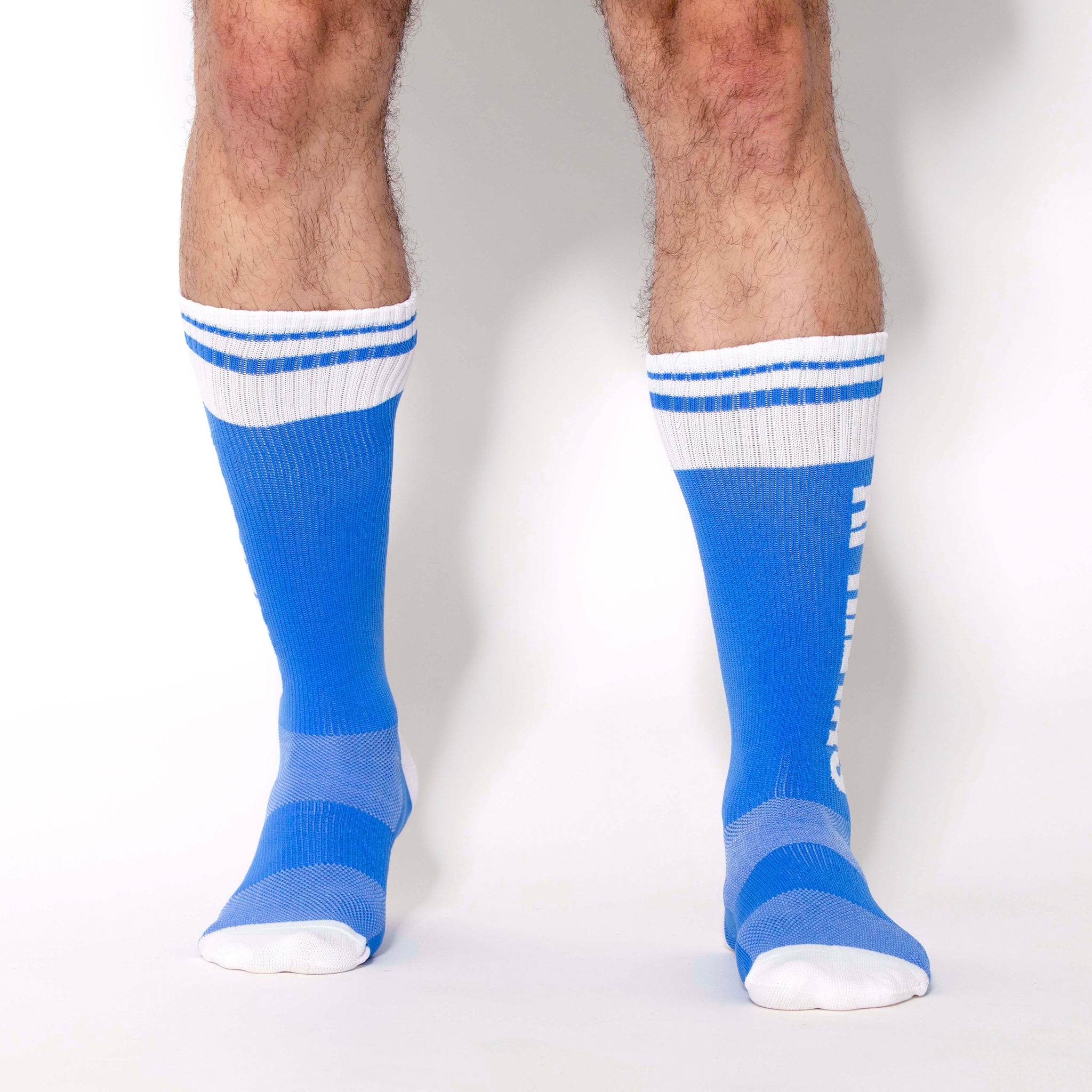 MEDIAS SPORT APRIETAS LETTERS AZULES